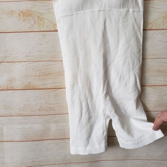 HeyShape Shapewear Square Neck Short Slimming Jumpsuit White Women's Size Small - Picture 8 of 14
